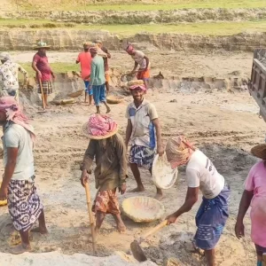 মহানন্দার বালু আমার বাপ-দাদার সম্পত্তি: ইউপি চেয়ারম্যান