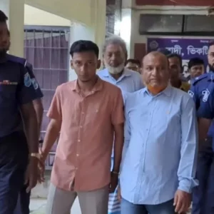 চাঁদাবাজি-লুটপাটের মামলায় ছেলেসহ কারাগারে বিএনপি নেতা 