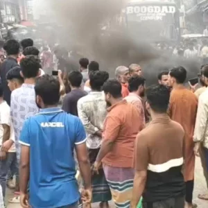 সদ্য ঘোষিত কমিটি বাতিলের দাবিতে চাঁদপুরে ছাত্রদলের সড়ক অবরোধ