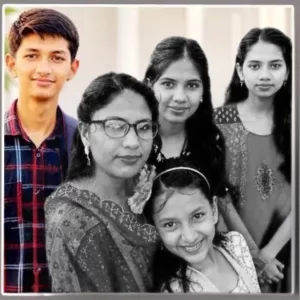 ‘আমি এখন কার জন্য বাঁচব?’, মা ও তিন বোনের মরদেহের সামনে দাঁড়িয়ে সিফাতের আহাজারি