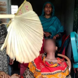 শিক্ষার্থীকে শাসন করায় স্কুলে অভিভাবকের হামলা, থানায় শিক্ষিকার মামলা