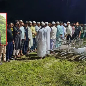 মা ও তিন মেয়ের পাশাপাশি দাফন, বাকরুদ্ধ একমাত্র জীবিত সন্তান সিফাত