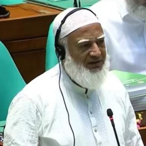 বিরোধীদলীয় নেতার বক্তব্যে টেবিল চাপড়ে স্বাগত জানাল পুরো সংসদ