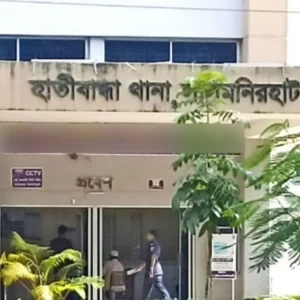 দুই পুলিশকে এলোপাতাড়ি কুপিয়ে পালিয়েছে আসামি