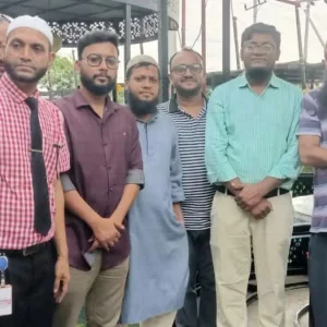 কুমিল্লায় রেস্টুরেন্টে ভুলে রেখে যাওয়া পাকিস্তানি শিশুকে পরিবারের কাছে ফিরিয়ে দিল প্রশাসন