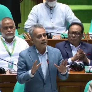 আরও দুই-চারবার বিরোধী দলে থাকলে সমালোচনা করা শিখবেন