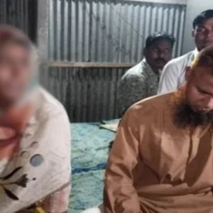 সিরাজগঞ্জে আপত্তিকর অবস্থায় ইমাম আটক