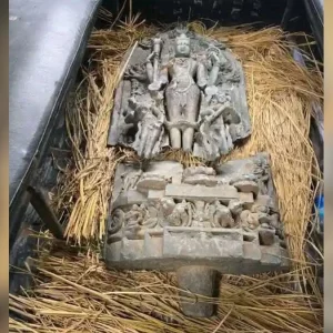 ঠাকুরগাঁওয়ে সাড়ে ৩ কোটি টাকার প্রাচীন বিষ্ণুমূর্তি উদ্ধার, গ্রেপ্তার ২