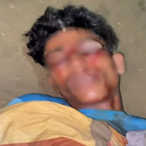নৌকা চুরির অভিযোগে যুবকের দুই চোখ উপড়ে ফেলল তারা