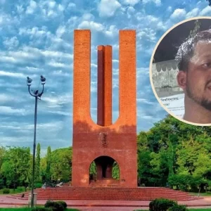 জাহাঙ্গীরনগরে ছাত্রীদের গোপনে ভিডিও ধারণের অভিযোগে যুবক আটক