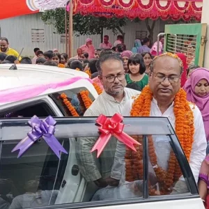 ৩৯ বছরের শিক্ষকতা শেষে মতলবে প্রধান শিক্ষকের ‘রাজকীয়’ বিদায়