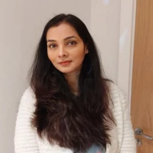 ক্ষুধার্ত সহযাত্রী পাকিস্তানি শুনেই খাবার ফিরিয়ে নিলেন ভারতীয় লেখিকা