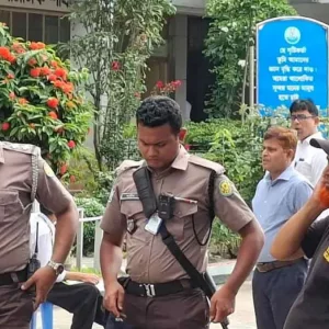 এইচএসসি পরীক্ষার কেন্দ্রে পুলিশের বডি ওর্ন ক্যামেরায় নজরদারি