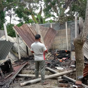 পাবনায় ধর্ষণের অভিযোগে অভিযুক্তের বাড়িতে ভাঙচুর-আগুন