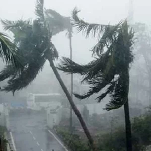 দুপুরের মধ্যে ঢাকাসহ ১৬ জেলায় ঝড়ের আশঙ্কা