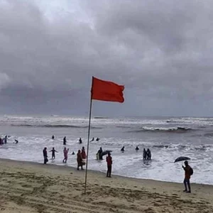 বঙ্গোপসাগরে সুস্পষ্ট লঘুচাপ, ৪ সমুদ্রবন্দরে ৩ নম্বর সতর্কসংকেত