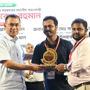 জুলাই স্মৃতি স্মারক তুলে দিলেন প্রধানমন্ত্রী