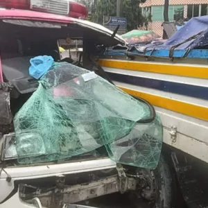 নবজাতকের লাশ নিয়ে বাড়ি ফেরার পথে দুর্ঘটনায় অ্যাম্বুলেন্স