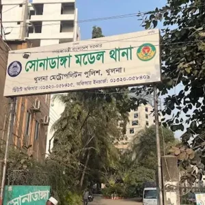 মাদক সেবনকারীকে ছাড়াতে থানায় ঢুকে শ্রমিকদল নেতার মাতলামি