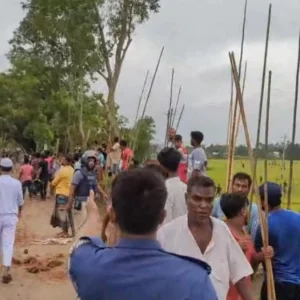 ব্রাহ্মণবাড়িয়ায় মসজিদের মাইকে ঘোষণা দিয়ে তুমুল সংঘর্ষ, আহত ৪০
