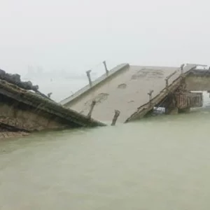 টানা বর্ষণে কুতুবদিয়ায় ধসে গেছে সেতু