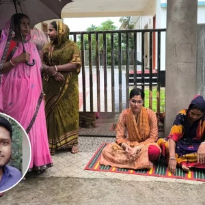 আপন বৌদির সঙ্গে পরকীয়ার অভিযোগ, চিকিৎসক স্বামীর বাড়িতে স্ত্রীর অনশন