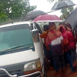 তুমুল বৃষ্টির মধ্যে বজ্রপাত, বাবার সামনেই প্রাণ গেল ছেলের
