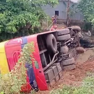 হবিগঞ্জে দুই যাত্রীবাহী বাসের মুখোমুখি সংঘর্ষে চালক নিহত, বহু হতাহতের আশঙ্কা