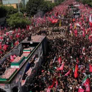 নাজাফে খামেনির জানাজায় লাখো মানুষের ঢল, দাফন বৃহস্পতিবার