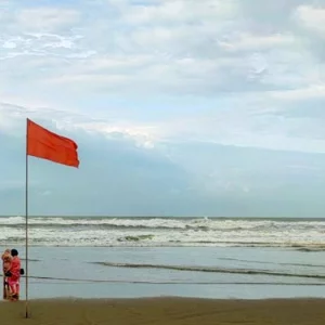 দেশের সব সমুদ্র বন্দরে ৩ নম্বর সতর্ক সংকেত