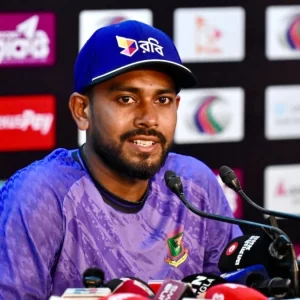 ‘লাইটের নিচে ব্যাটিং কিছুটা কঠিন ছিল’— সিরিজ হারের পর মিরাজ 