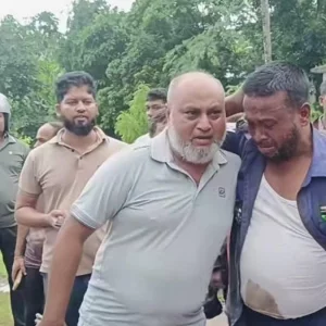 মিছিল নিয়ে এসে থানায় হামলা, পুলিশসহ আহত ১২