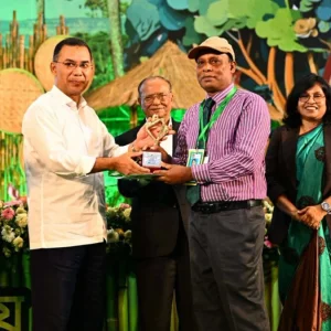 জাতীয় পরিবেশ পদক পেলেন ৩ ব্যক্তি ও ৩ প্রতিষ্ঠান