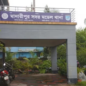 থানার গ্রিল ভেঙে পালালেন আটক নারী, দুই পুলিশ সদস্য প্রত্যাহার