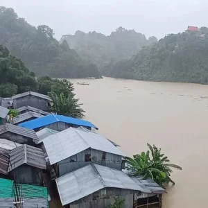 দেশের পাঁচ নদীর পানি এখনও বিপৎসীমার ওপরে