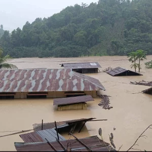 রাঙ্গামাটিতে পাহাড়ি ঢলে তলিয়ে গেছে ফারুয়া বাজার, দুর্ভোগে হাজারো মানুষ