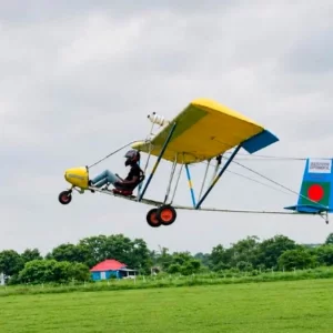 নিজের তৈরি বিমানে আকাশ জয় ফরিদপুরের মারুফের