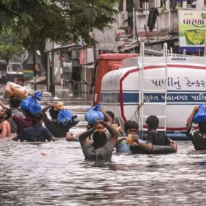 এশিয়ার বিভিন্ন দেশে প্রকৃতির রুদ্ররূপ: বন্যা-ভূমিধস-টাইফুনে বিপর্যস্ত জনজীবন