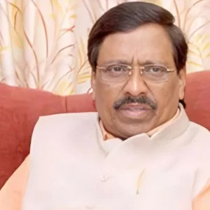 জোর করে পুত্রবধূকে গোমূত্র পান করানোয় সাবেক এমপির বিরুদ্ধে মামলা