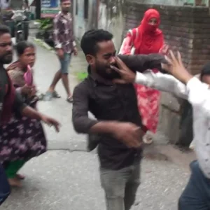 নাটোরে নবজাতকের মৃত্যুর ঘটনাকে কেন্দ্র করে চিকিৎসককে মারধর