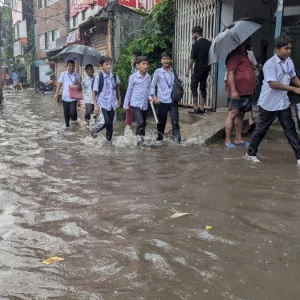 রাজধানীর বিভিন্ন শিক্ষা প্রতিষ্ঠানের অর্ধবার্ষিকী ও প্রাকনির্বাচনী পরীক্ষা স্থগিত