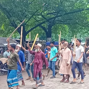 বিএনপি ও জামায়াতের পাল্টাপাল্টি মিছিল ঘিরে চুয়াডাঙ্গায় উত্তেজনা