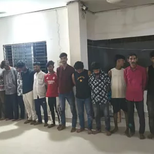 টঙ্গীতে মাদকবিরোধী অভিযানে ২০ জন আটক, পরিস্থিতি নিয়ন্ত্রণে সাউন্ড গ্রেনেড