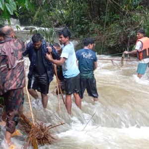 ৪৮ ঘন্টার শ্বাসরুদ্ধকর অভিযানে থানচিতে ৪ পর্যটক উদ্ধার
