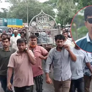 যশোরে যুবদল নেতাকে কুপিয়ে হত্যা মরদেহ নিয়ে নেতাকর্মীদের বিক্ষোভ