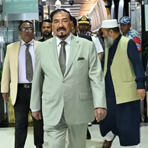 কাতারের উদ্দেশে ঢাকা ছাড়লেন স্পিকার হাফিজ উদ্দিন আহমদ