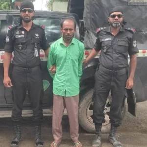 মাদকের টাকা না পেয়ে সন্তানদের সামনেই স্ত্রীকে হত্যা, আটক স্বামী