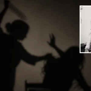 টিউশনির টাকা চাইতেই শিক্ষিকাকে কোপালেন ছাত্রীর মা