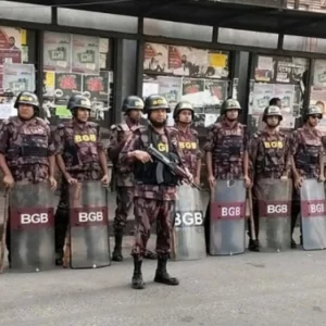 নীলক্ষেত ও সায়েন্সল্যাবে নিরাপত্তা জোরদার