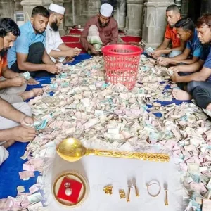 কুসুম্বা মসজিদের দানবাক্সে মিললো পৌনে ১৩ লাখ টাকাসহ স্বর্ণের চামচ